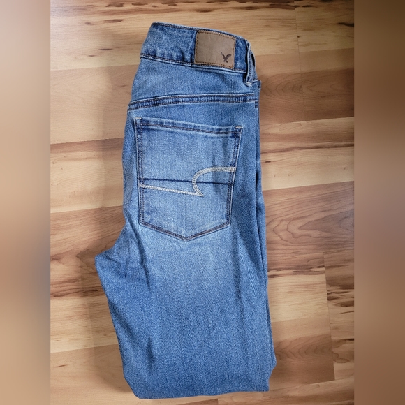 American Eagle Outfitters Medium Wash Womens Hi-Rise Jegging Size 2 Short - Picture 4 of 4